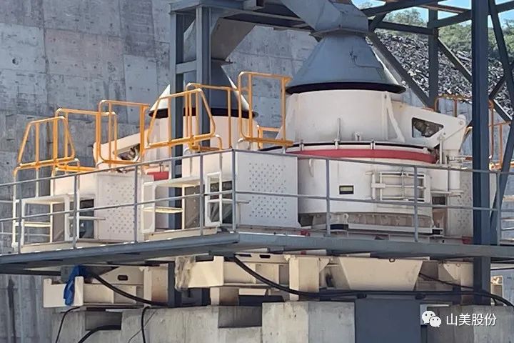 砂石協會報道！上海山美大進料、大產量立式沖擊破碎機（制砂機）成功用于東方希望骨料生產線升級改造項目！