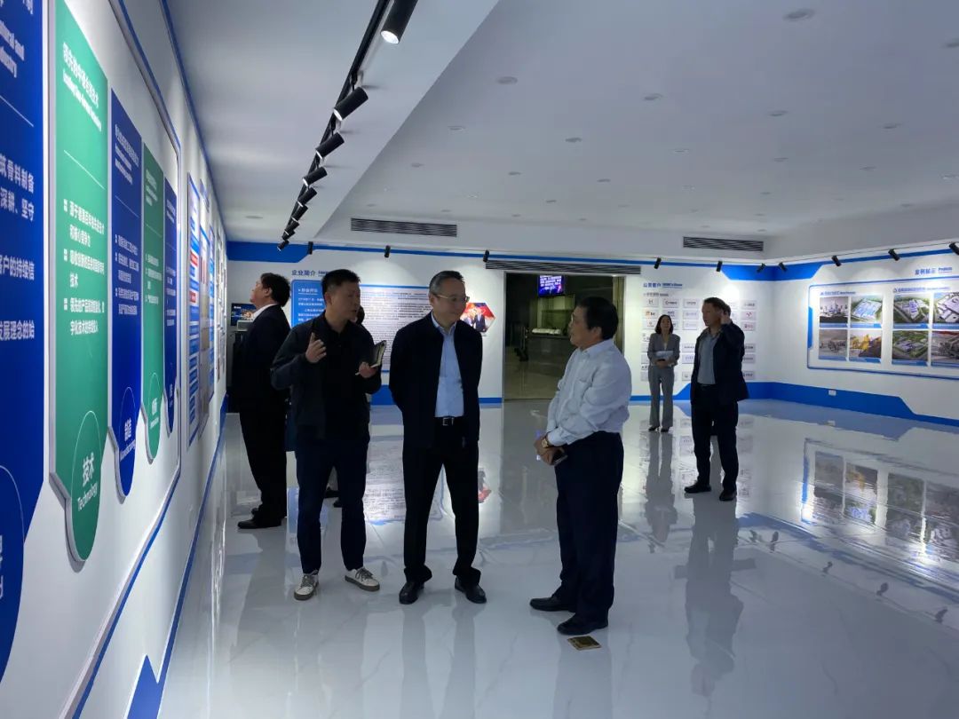 奉賢區人大常委會黨組書記、主任張培榮一行蒞臨上海山美股份開展“優環境、穩經濟”大走訪大調研